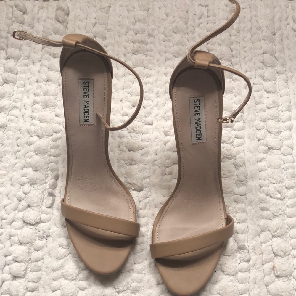 Steve Madden Stecy neutral strappy heel.